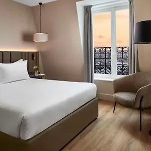 هوليداي إن غار دو لإيه فندق